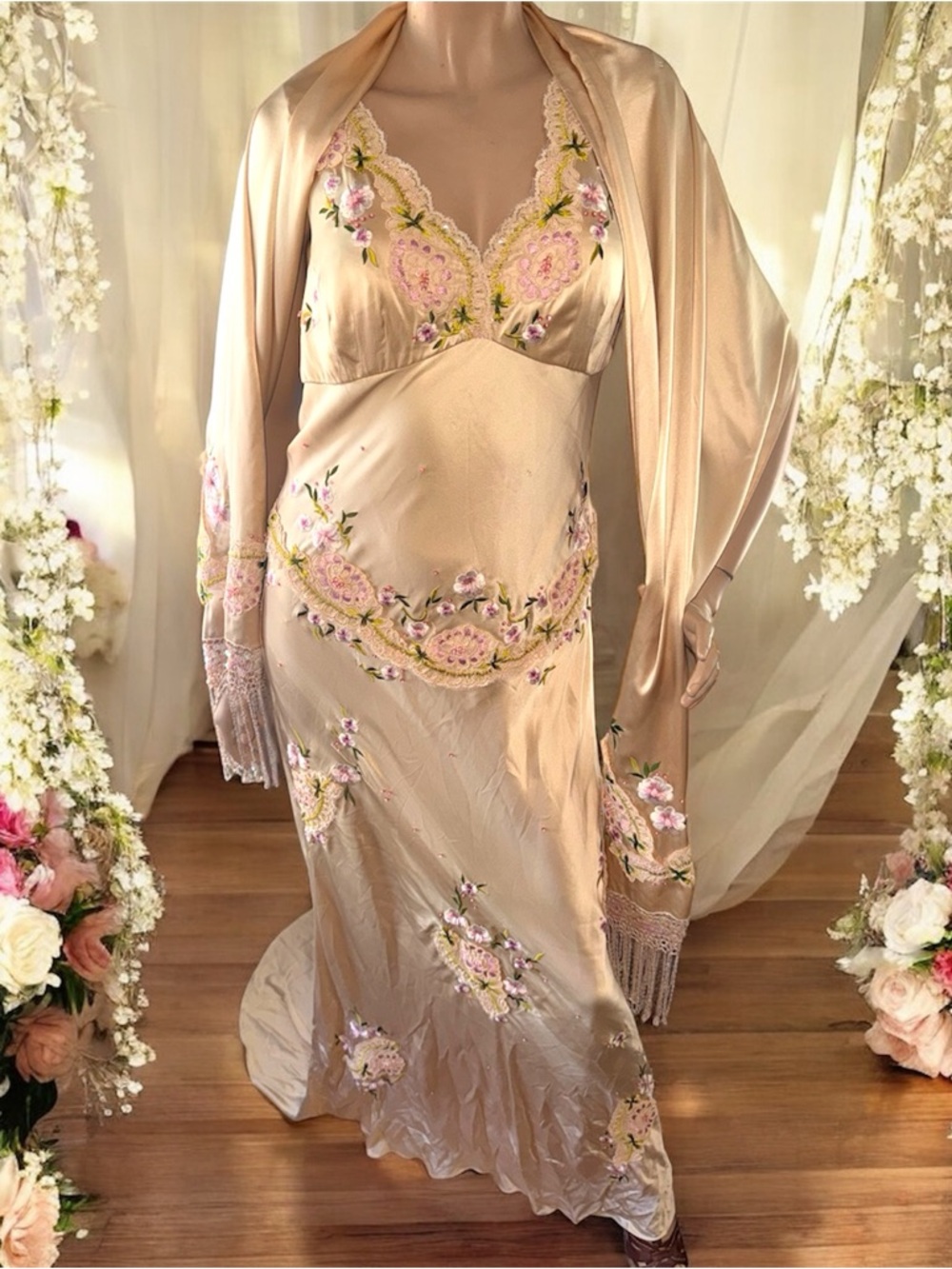 Old Hollywood romance vintage Sue Wong 90s champagne silk rose embroidered gown - Picture 3 of 5